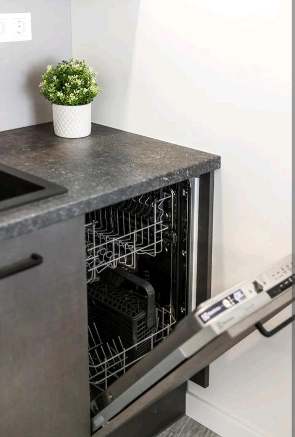 Happy Inn Laime Studio, Self Check-In-24-7, A-C, Parking-In-The-Underground-Garage ヴィリニュス エクステリア 写真