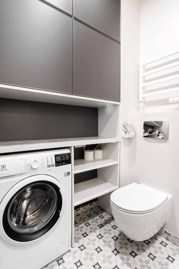 Happy Inn Laime Studio, Self Check-In-24-7, A-C, Parking-In-The-Underground-Garage ヴィリニュス エクステリア 写真