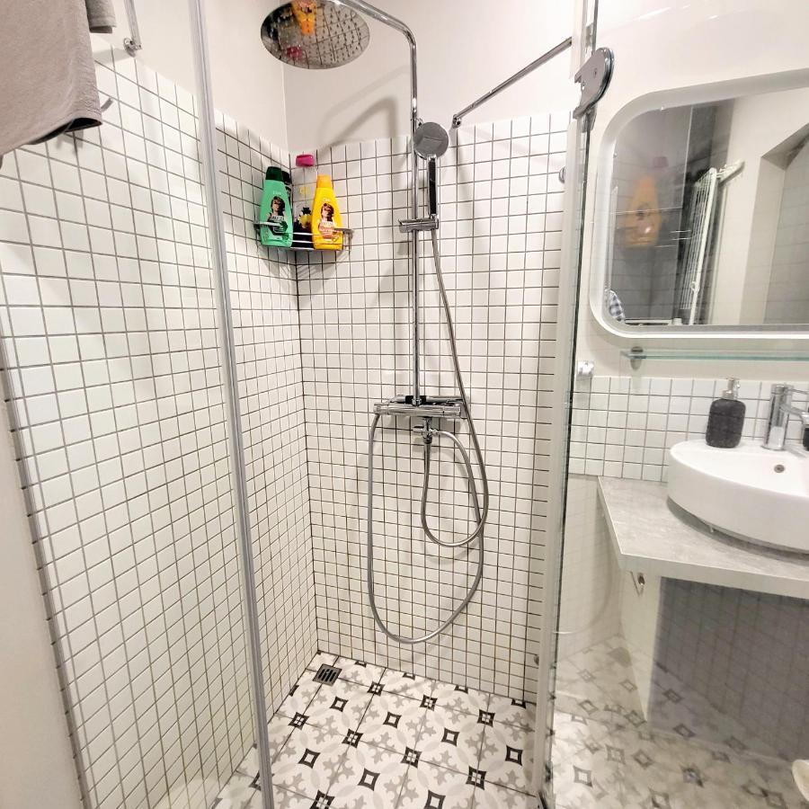 Happy Inn Laime Studio, Self Check-In-24-7, A-C, Parking-In-The-Underground-Garage ヴィリニュス エクステリア 写真